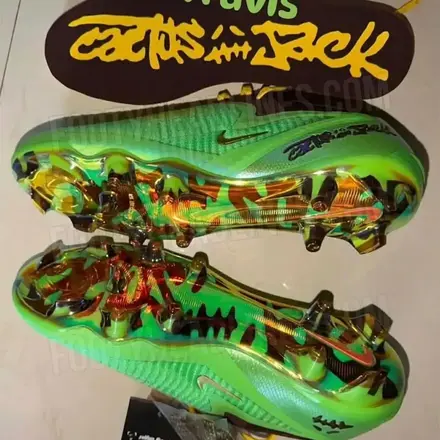 トラヴィス・スコット × ナイキ ファントム 6 クリート カクタス ジャック