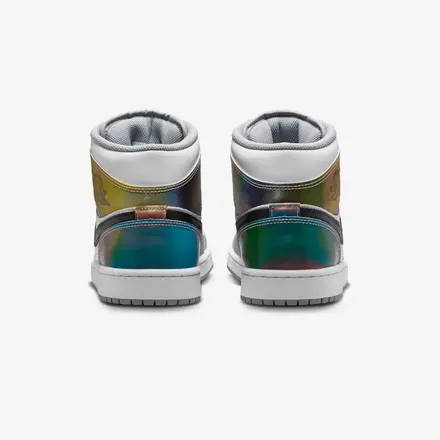 【2026年発売予定】ナイキ エア ジョーダン 1 ミッド "イリディセント" ホワイト/メタリックシルバー(IV2416-902)