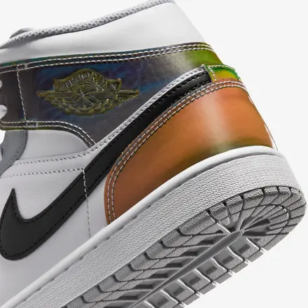 ナイキ エア ジョーダン 1 ミッド "イリディセント" ホワイト/メタリックシルバー(IV2416-902)