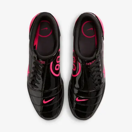 【2026年発売予定】ナイキ トータル 90 III ブラック/ハイパー ピンク(IV4862-010)