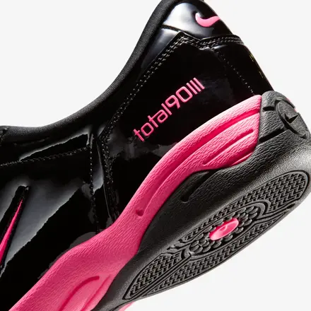 【2026年発売予定】ナイキ トータル 90 III ブラック/ハイパー ピンク(IV4862-010)