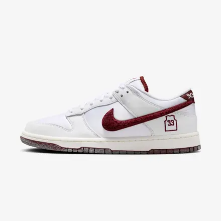 【2026年発売予定】コービー・ブライアント × ナイキ ダンク ロー プロトロ "ローワーメリオン" ホワイト/チーム レッド(IV0263-100)