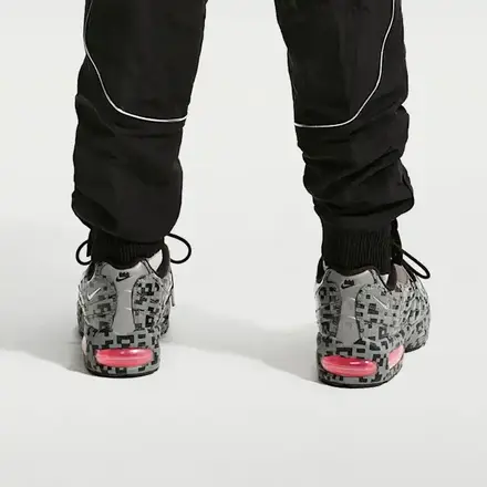 【2026年発売予定】レゴ × ナイキ GS エアマックス 95 "ブリック ピクセル"(IO4799-001)