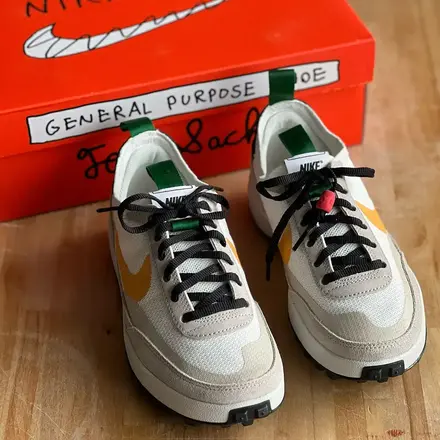 【海外4月8日発売予定】トム・サックス × ナイキクラフト ジェネラル パーパス シュー ブリコラージュ サミット ホワイト/バーチ/パイン グリーン/ユニバーシティ ゴールド(DA6672-100)