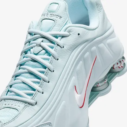 【2026年発売予定】ナイキ ショックス R4 "プエルトリコ"(IQ1867-474)