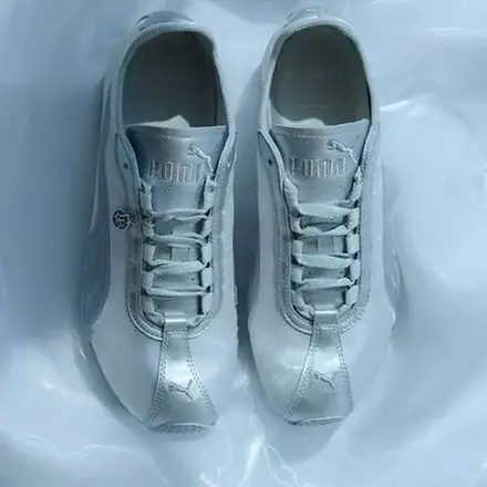 【国内4月3日先行予約/5月6日発売予定】フレイ アイディー × プーマ H-ストリート ホワイト/シルバー(FWGS262406)