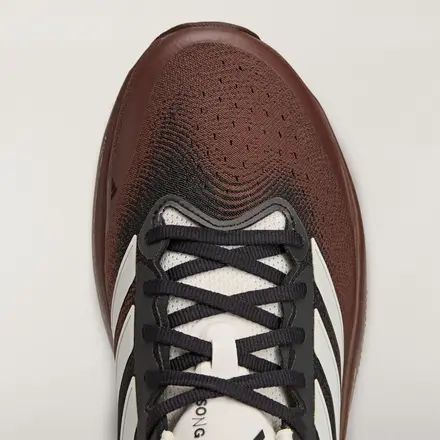 【国内4月2日発売開始】ソング フォー ザ ミュート × アディダス スーパーノヴァ ライズ 3 オーバーン/チョーク ホワイト/コア ブラック(KI3616)