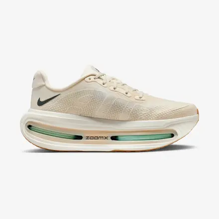 【2026年発売予定】 ナイキ ボメロ プレミアム ペールアイボリー/サンドドリフト/ジェイドホライズン/ブラックスプルース(HQ2050-106)