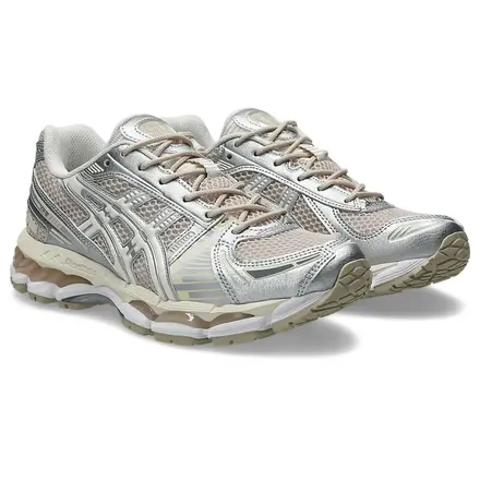 【国内4月9日発売予定】 アシックス スポーツスタイル ゲル-カヤノ 12.1 ミネラル ベージュ/クリーム(1203A759-250)