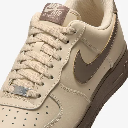  ナイキ エア フォース 1 '07 ラタン/ラタン/オリーブ グレー(FJ4146-201)