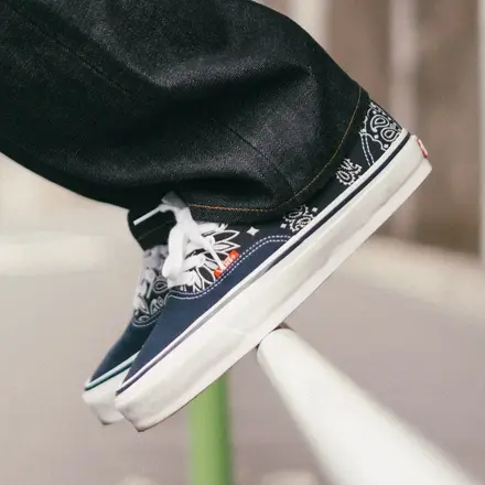 【国内4月11日発売予定】 ベドウィン アンド ザ ハートブレイカーズ × ヴァンズ OTW オーセンティック 44 & ハーフキャブ 33 バンダナ