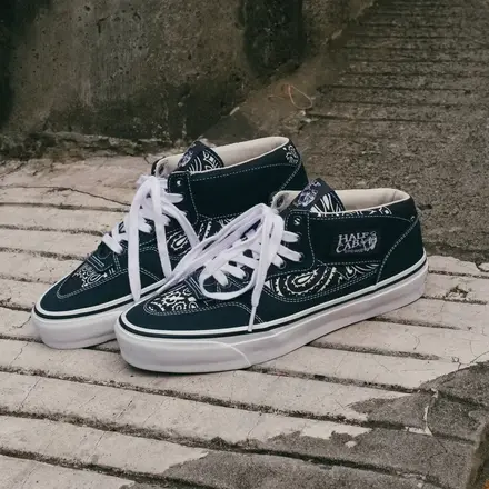 【国内4月11日発売予定】 ベドウィン アンド ザ ハートブレイカーズ × ヴァンズ OTW オーセンティック 44 & ハーフキャブ 33 バンダナ