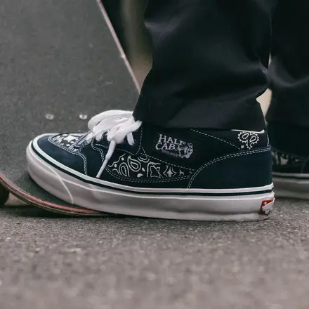 【国内4月11日発売予定】 ベドウィン アンド ザ ハートブレイカーズ × ヴァンズ OTW オーセンティック 44 & ハーフキャブ 33 バンダナ