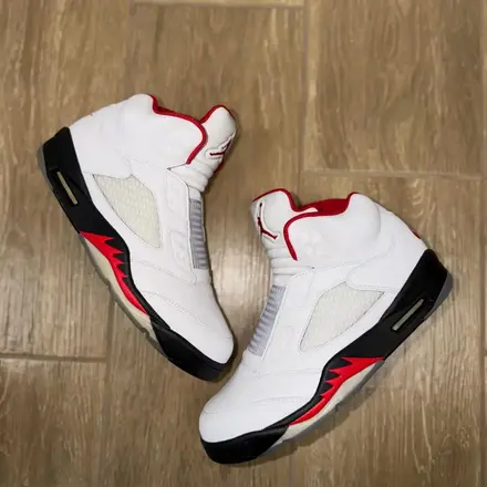 【発売未定】ナイキ エア ジョーダン 5 "フレッシュ プリンス オブ ベル エア"