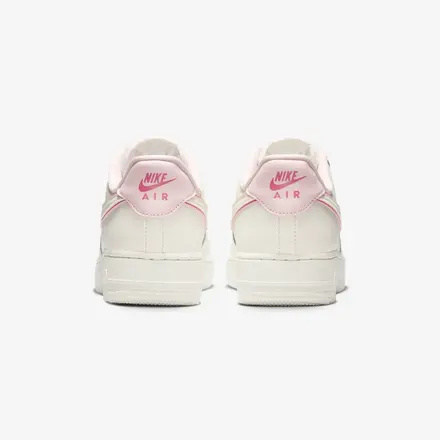 【国内4月6日発売開始】 ナイキ  ウィメンズ エア フォース 1 '07 エッセンシャル セイル/ピーアニ/ピンクフォーム/セイル(IO4226-104)