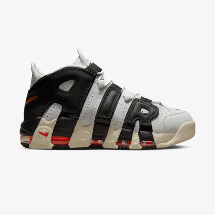 【国内4月7日発売予定】 ナイキ エア モア アップテンポ '96 フォトンダスト/トータル オレンジ/ブラック/ユニバーシティ レッド(DX3356-001)