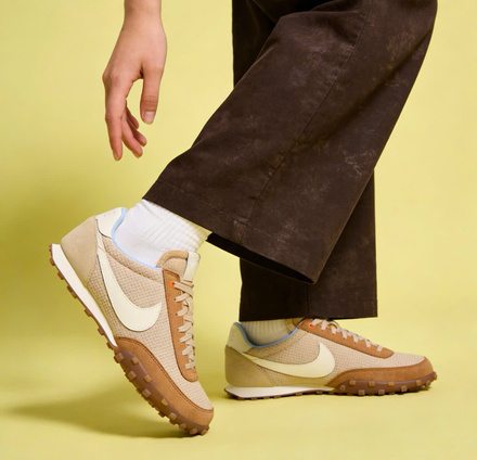  ナイキ ワッフル レーサー リネン/ライト ブリティッシュ タン/アルミニウム/ペール アイボリー(IR7017-212)