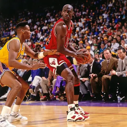  【2027年発売予定】 ナイキ エア ジョーダン 6 "カーマイン"