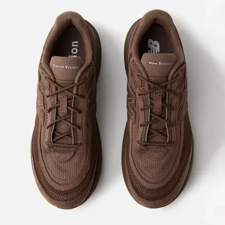 【国内4月10日発売予定】 ディストリクト ビジョン × ニューバランス 1080v15 リネン/ブラック(M10807T4)