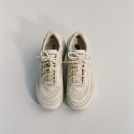 【国内4月10日発売予定】 ディストリクト ビジョン × ニューバランス 1080v15 リネン/ブラック(M10807T4)