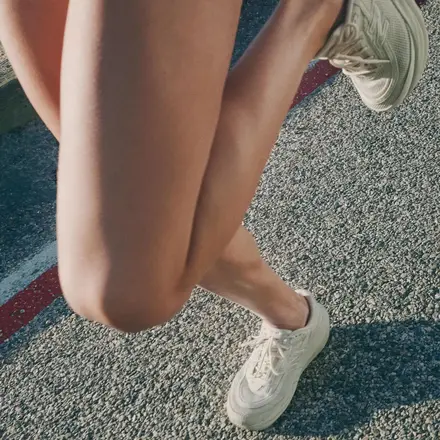 【国内4月10日発売予定】 ディストリクト ビジョン × ニューバランス 1080v15 リネン/ブラック(M10807T4)