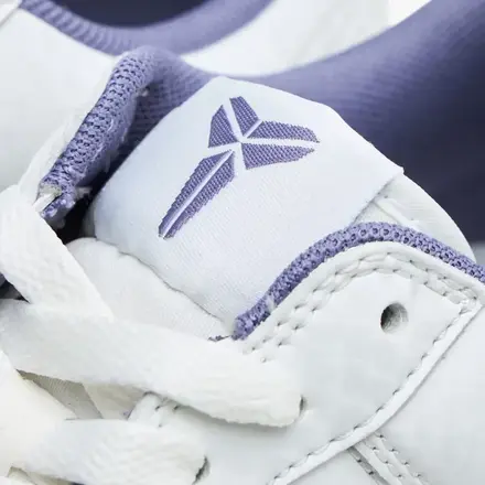 【海外5月発売予定】 コービー ブライアント × ナイキ エアフォース 1 ロー "デイブレイク" サミット ホワイト/デイブレイク(IB0018-102)