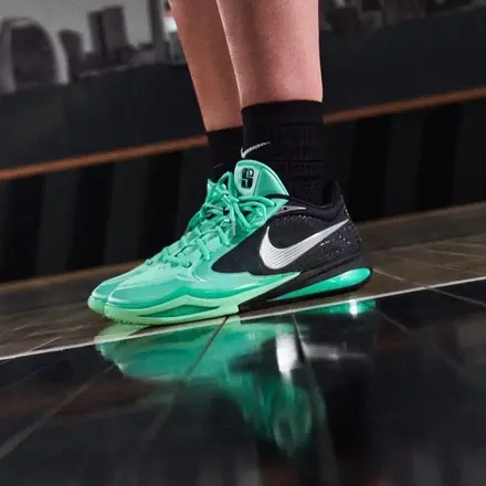 ナイキ サブリナ 4 エメラルド/ブラック