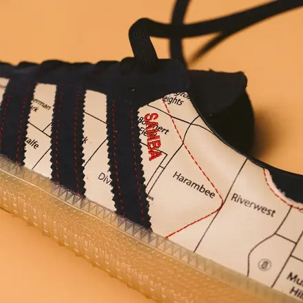 【海外4月11日発売予定】 シェイク・ジェームズ × アディダス オリジナルス サンバ 414 デイ クリーム/ブラック/レッド/ガム