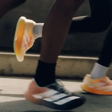  ザ ウィテカー グループ × アディダス アディゼロ エヴォ SL "DO NOT DUPLICATE" 2色