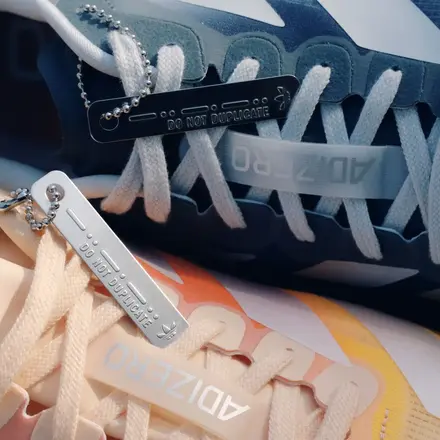 【海外4月17日発売予定】 ザ ウィテカー グループ × アディダス アディゼロ エヴォ SL "DO NOT DUPLICATE" 2色