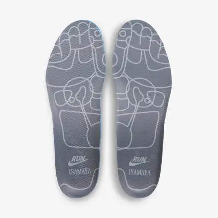 【2026年夏発売予定】イサマヤ フレンチ × ナイキ ボメロ プレミアム スモーク グレー/ライト スモーク グレー/クローム/スモーク グレー(IR1988-084)