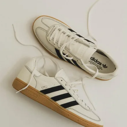 【国内先行予約/4月24日発売予定】アダム エ ロペ × アディダス オリジナルス ハンドボール スペツィアル ホワイト(GKA16100)