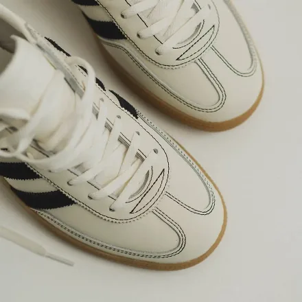 【国内先行予約/4月24日発売予定】アダム エ ロペ × アディダス オリジナルス ハンドボール スペツィアル ホワイト(GKA16100)