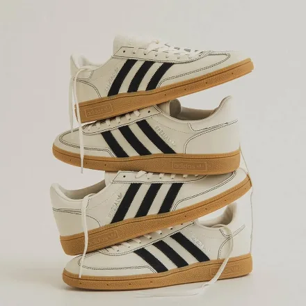 【国内先行予約/4月24日発売予定】アダム エ ロペ × アディダス オリジナルス ハンドボール スペツィアル ホワイト(GKA16100)