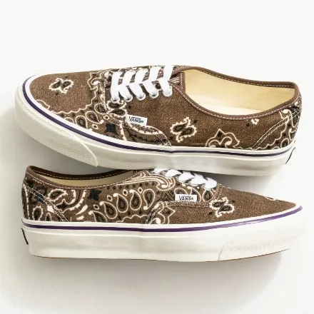 【国内4月18日発売予定】ヴァンズ プレミアム オーセンティック ペイズリー ブラウン