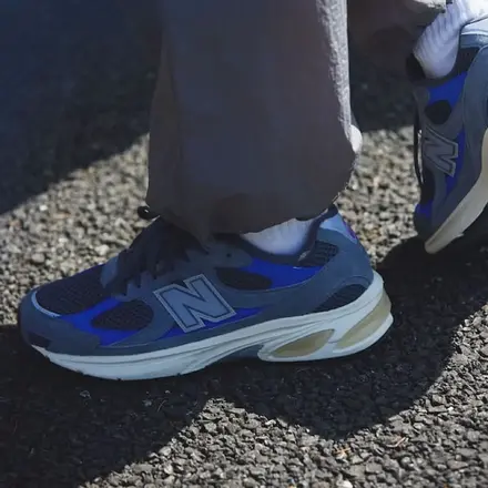 【国内4月22日発売予定】 リベレイダース × ユニック × ニューバランス アブゾーブ 2010 プリズム パープル(U20108ZC)