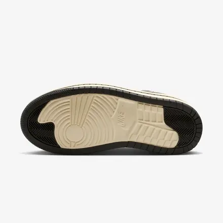 【国内4月13日発売予定】ナイキ ウィメンズ エア ジョーダン 1 トリプルスタック ウィメンズシューズ メタリック シルバー/ムスリン/ブラック(HV8288-001)