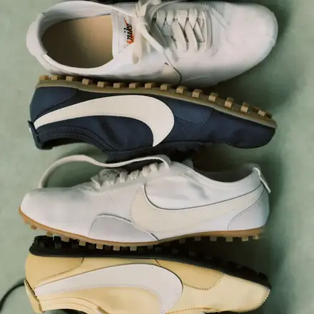  エミ × ナイキ ムーン シュー 3色