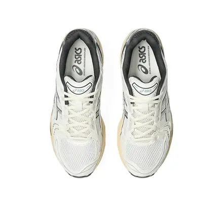 【国内4月30日発売予定】 アシックス スポーツスタイル ゲル カヤノ 14 クリーム/オブシディアン グレー(1203A537-113)