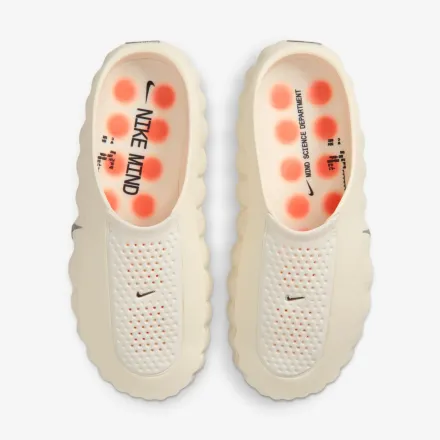 【国内4月15日発売予定】 ナイキ ウィメンズ マインド 001 セイル/ハイパークリムゾン/ブラック/クロム(HQ4309-100)