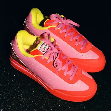 【海外5月1日/6日発売予定】 BBC アイスクリーム × リーボック ボード フリップ 2色