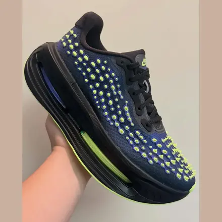   ナイキ ボメロ プレミアム ミッドナイト ネイビー/ボルト