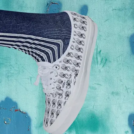 【国内4月18日発売予定】 エド・デイヴィス × ヴァンズ プレミアム オーセンティック 44 トゥルー ホワイト/ブラック(VN000EAKTWB)