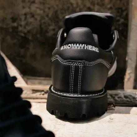 【海外4月24日発売予定】 ノーウェア スタジオ × アディダス オリジナルス スーパースター "TOUGH FEET, NO DEFEAT" ブラック/シルバー