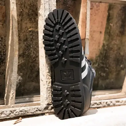 【海外4月24日発売予定】 ノーウェア スタジオ × アディダス オリジナルス スーパースター "TOUGH FEET, NO DEFEAT" ブラック/シルバー