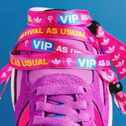 スニーカー ポリティクス × アディダス オリジナルス LA トレーナー OG "フェスティバル"(KJ0450)