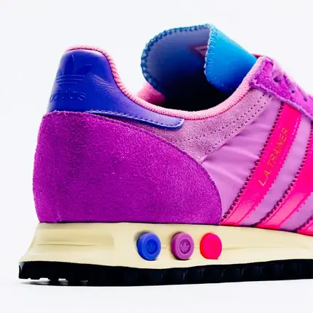 【海外4月23日/27日発売予定】スニーカー ポリティクス × アディダス オリジナルス LA トレーナー OG "フェスティバル"(KJ0450)