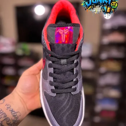 【海外7月17日発売予定】 コービー・ブライアント × ナイキ ダンク ロー プロトロ "WNBA オールスター" ブラック/マルチカラー/ホット パンチ(IQ3919-001)