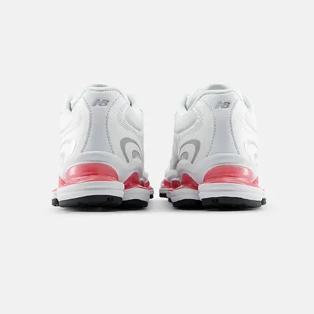 【2026年発売予定】ニューバランス 2000 ホワイト/ピンク ヒート(U20007MM)