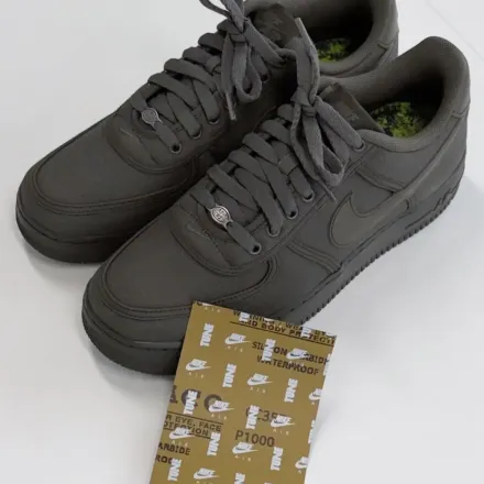 【2026年発売予定】チューン × ナイキ エアフォース 1 ロー "インサイド アウト" ダーク グレー/オリーブ